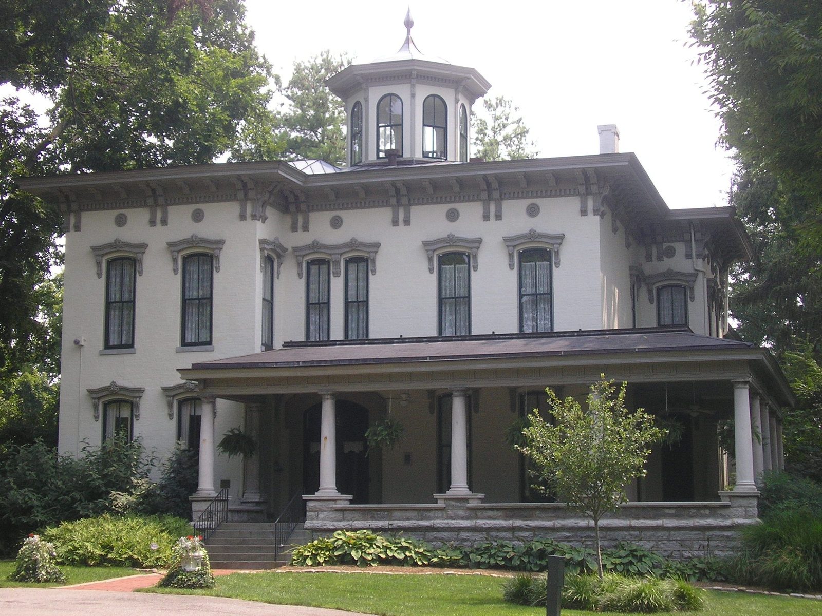 Peterson-Dumesnil House in Crescent Hill, Louisville KY